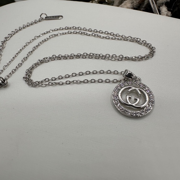 Fashionable Silver Necklace - Picture 2 of 8